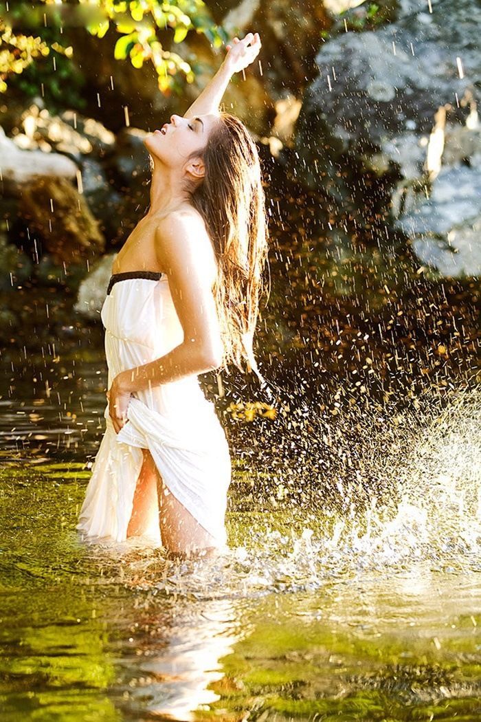 Marie Avgeropoulos in Marseille