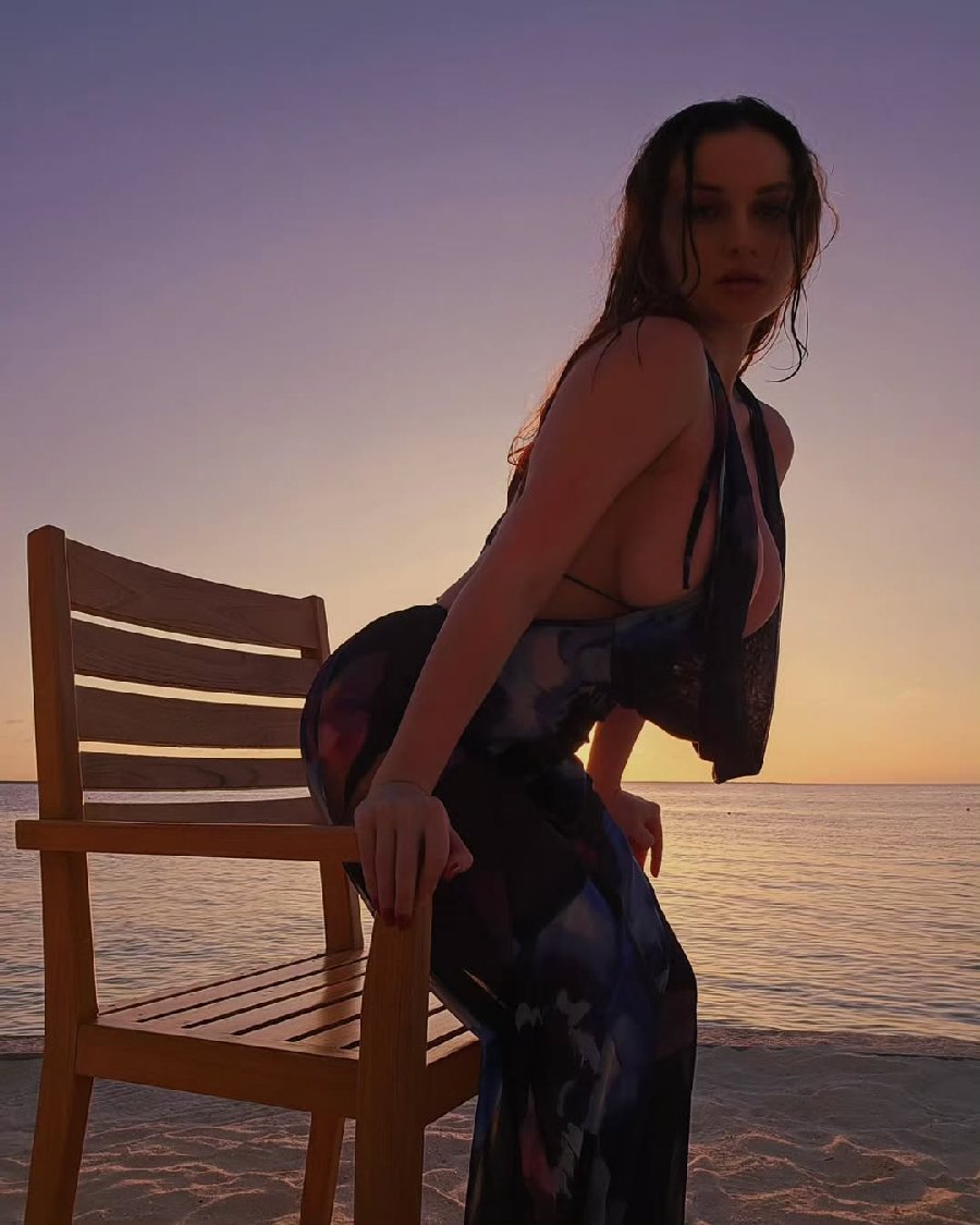 Sexy girl Miranda Faith nude in Marseille