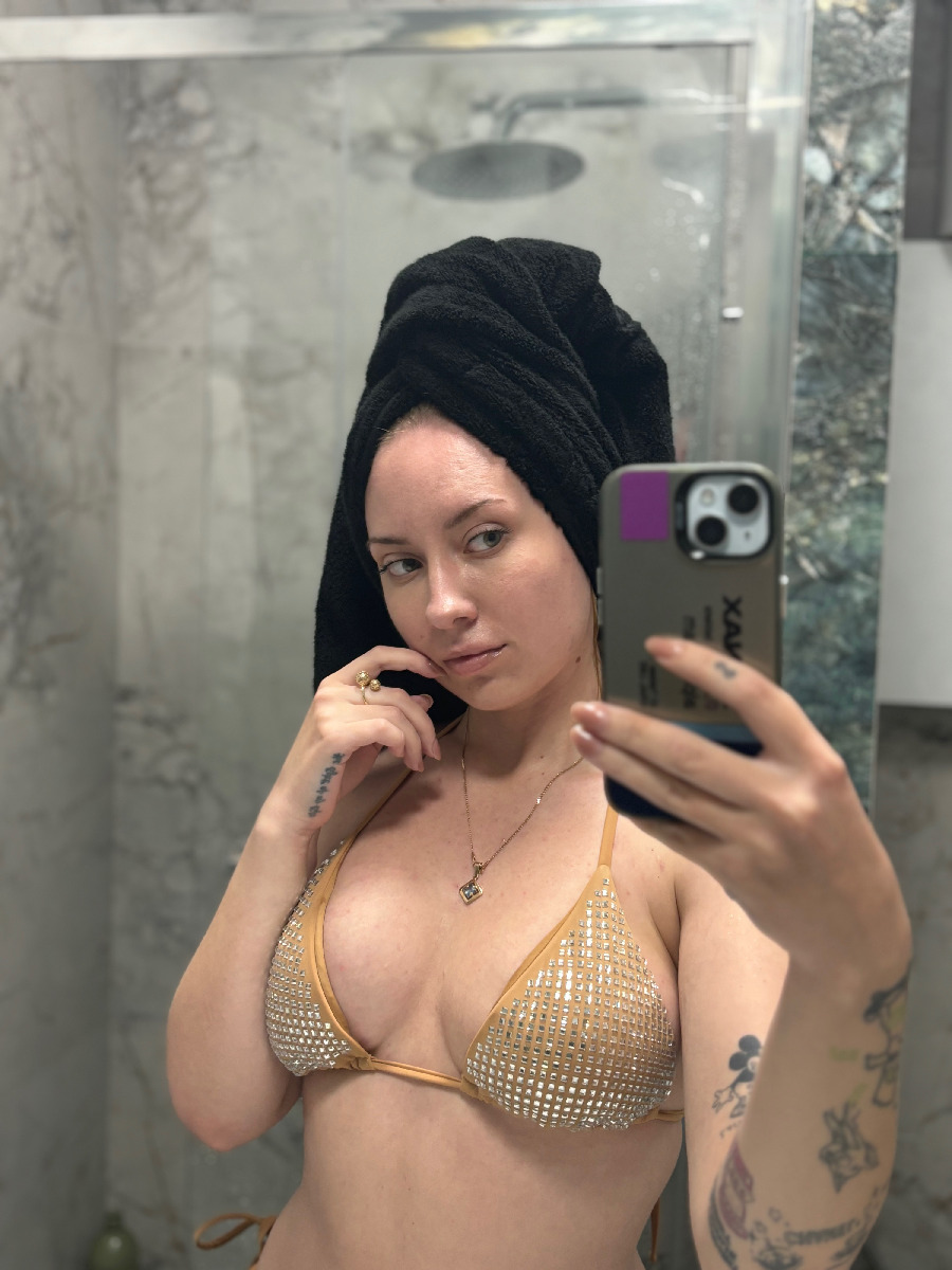 Nude girl KateV in Marseille