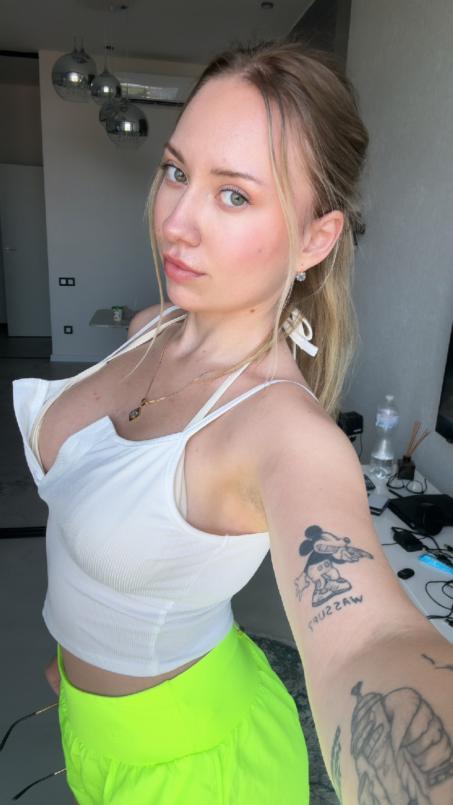 KateV in her underwear in Marseille